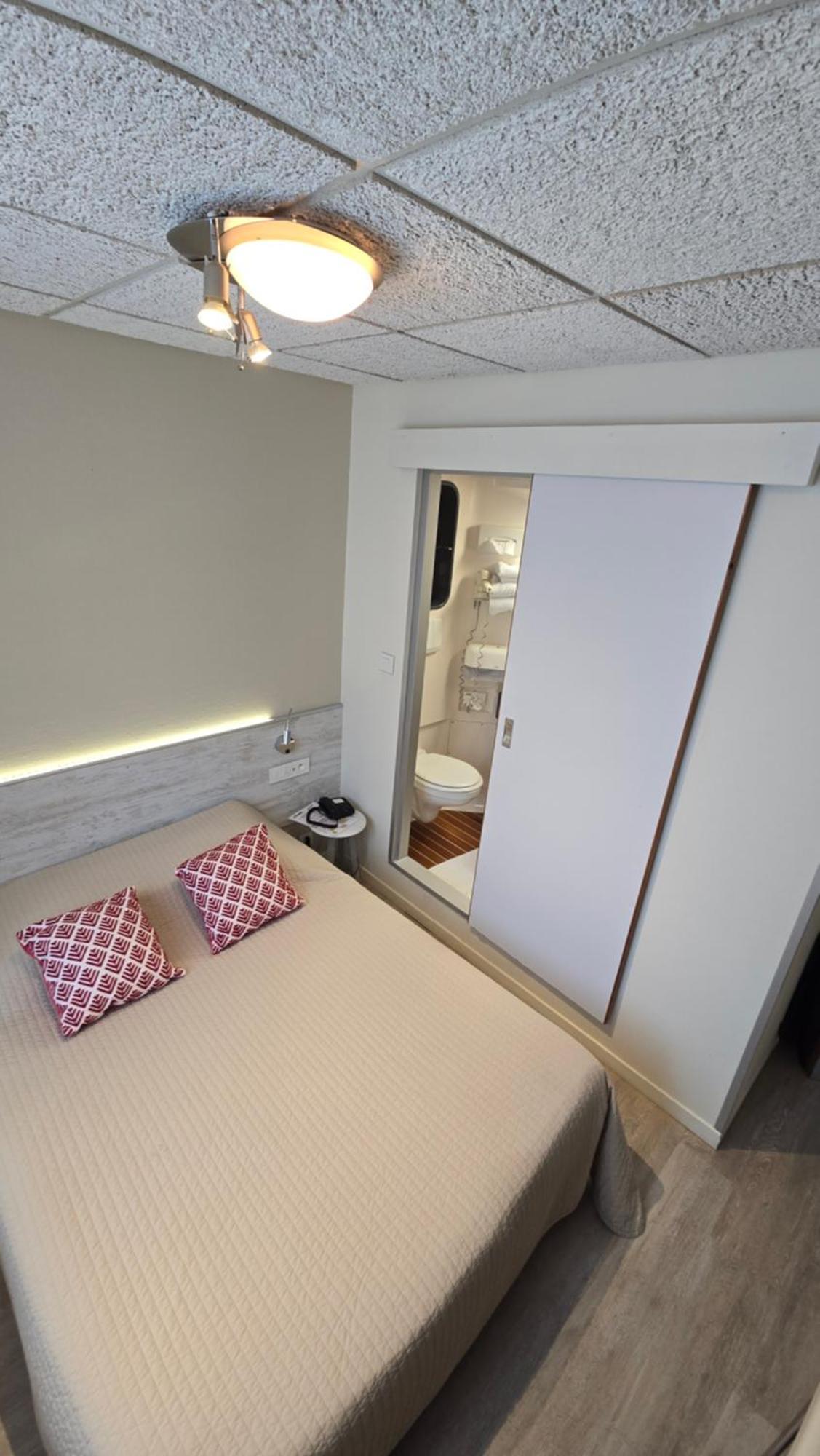 Logis Hotel & Restaurant Arcombelle Монтини-льо-Роа Екстериор снимка
