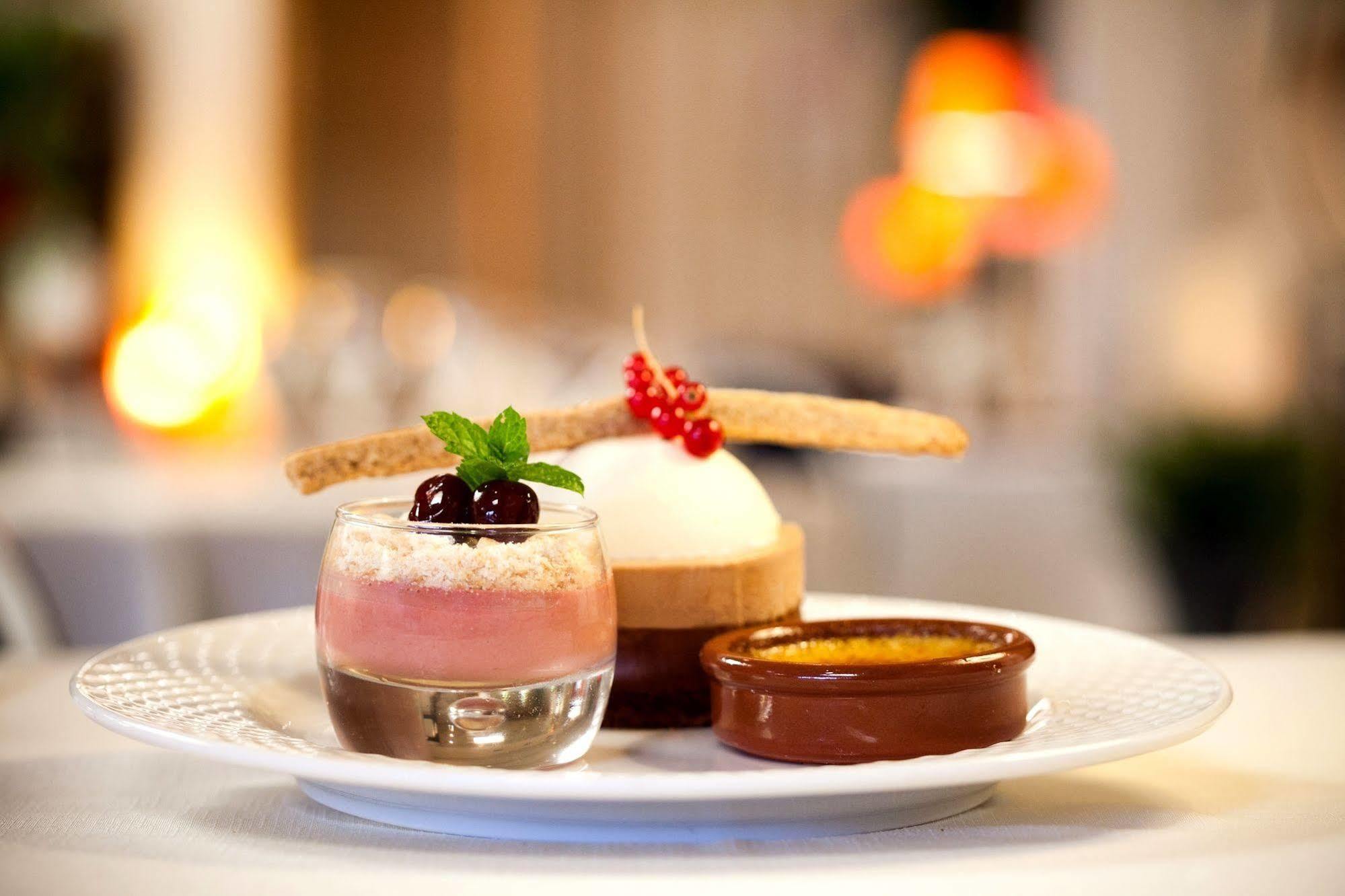 Logis Hotel & Restaurant Arcombelle Монтини-льо-Роа Екстериор снимка