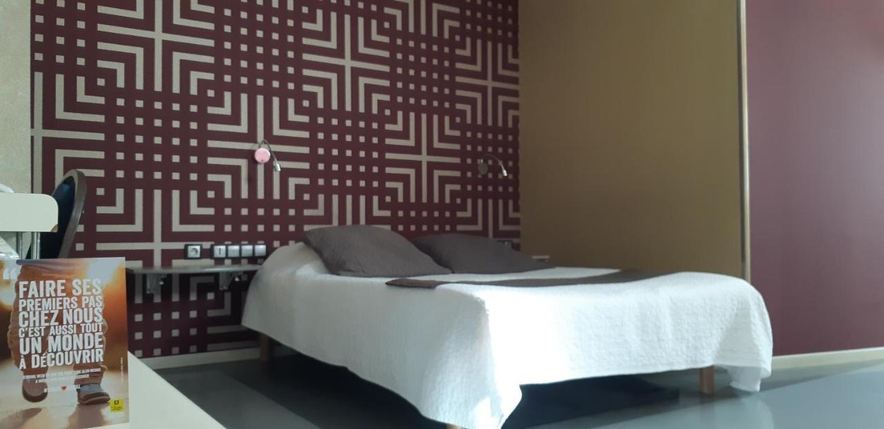 Logis Hotel & Restaurant Arcombelle Монтини-льо-Роа Екстериор снимка